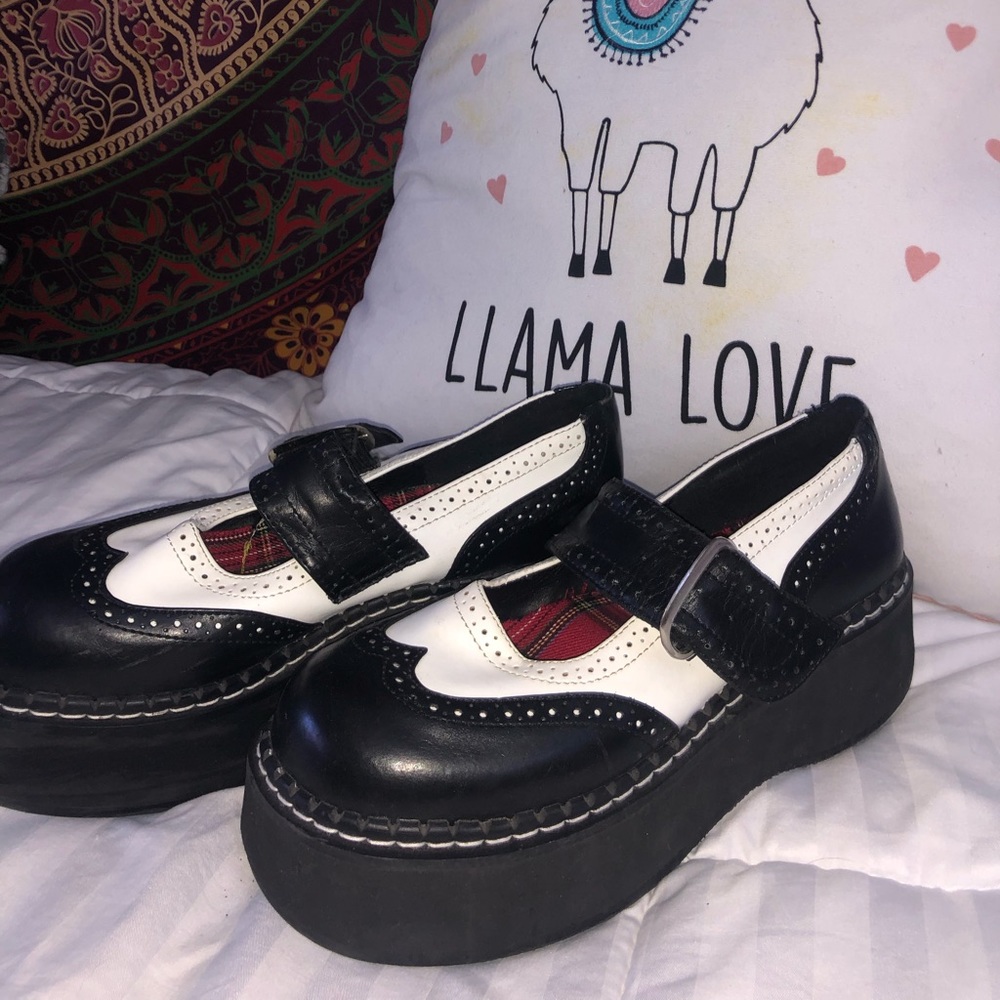Platform vintage shoes!